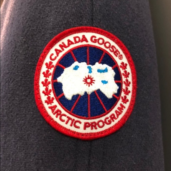 Canada Goose (Limited Edition) - Picture 1 of 9
